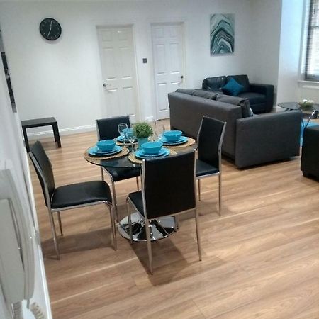 Clifton Apartment Luton  Luaran gambar