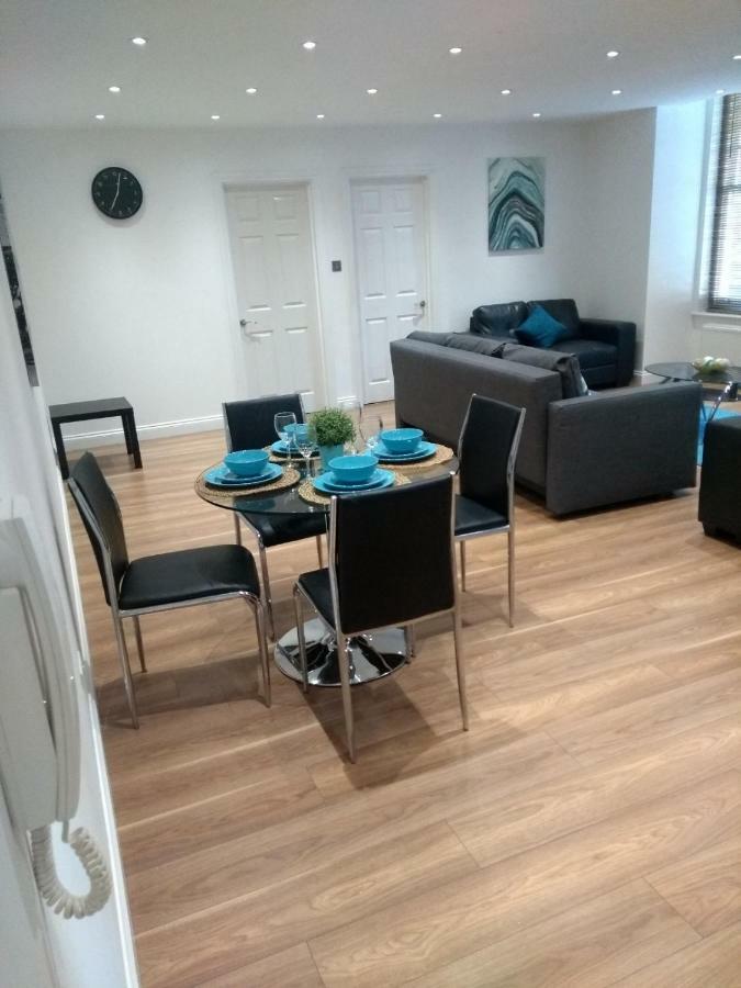 Clifton Apartment Luton  Luaran gambar