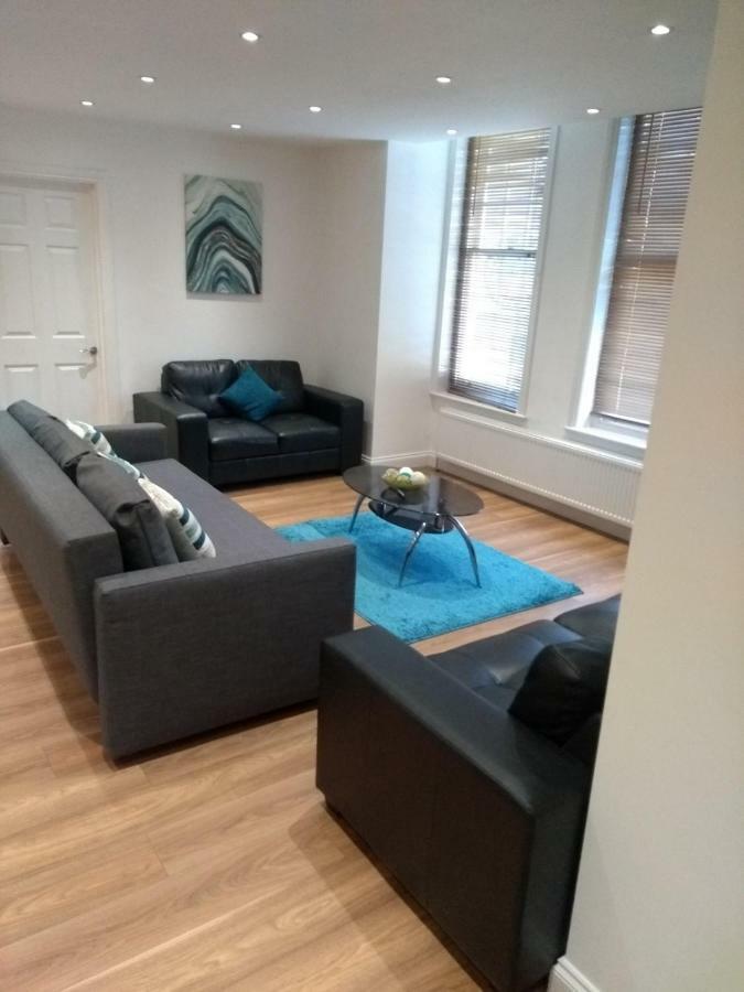 Clifton Apartment Luton  Luaran gambar