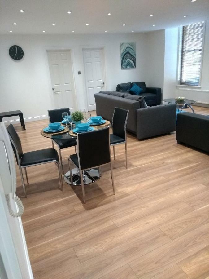 Clifton Apartment Luton  Luaran gambar
